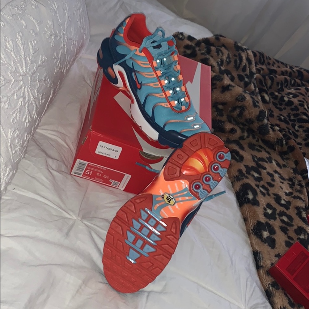 Air max pluses, never worn and pre laced.
